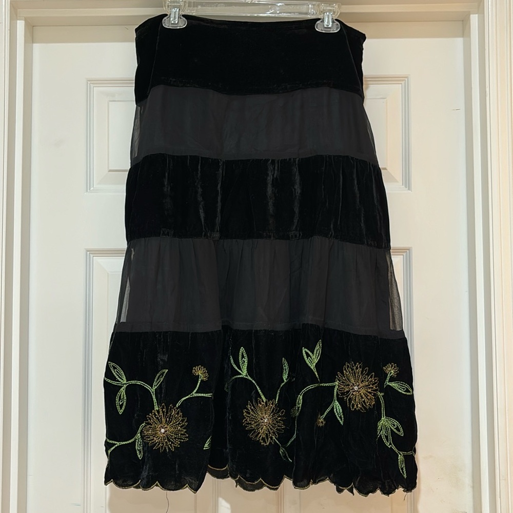 EUC Anne Carson Velvet Embelished Embroidered Velvet/Silk Tiered Skirt Size 12
